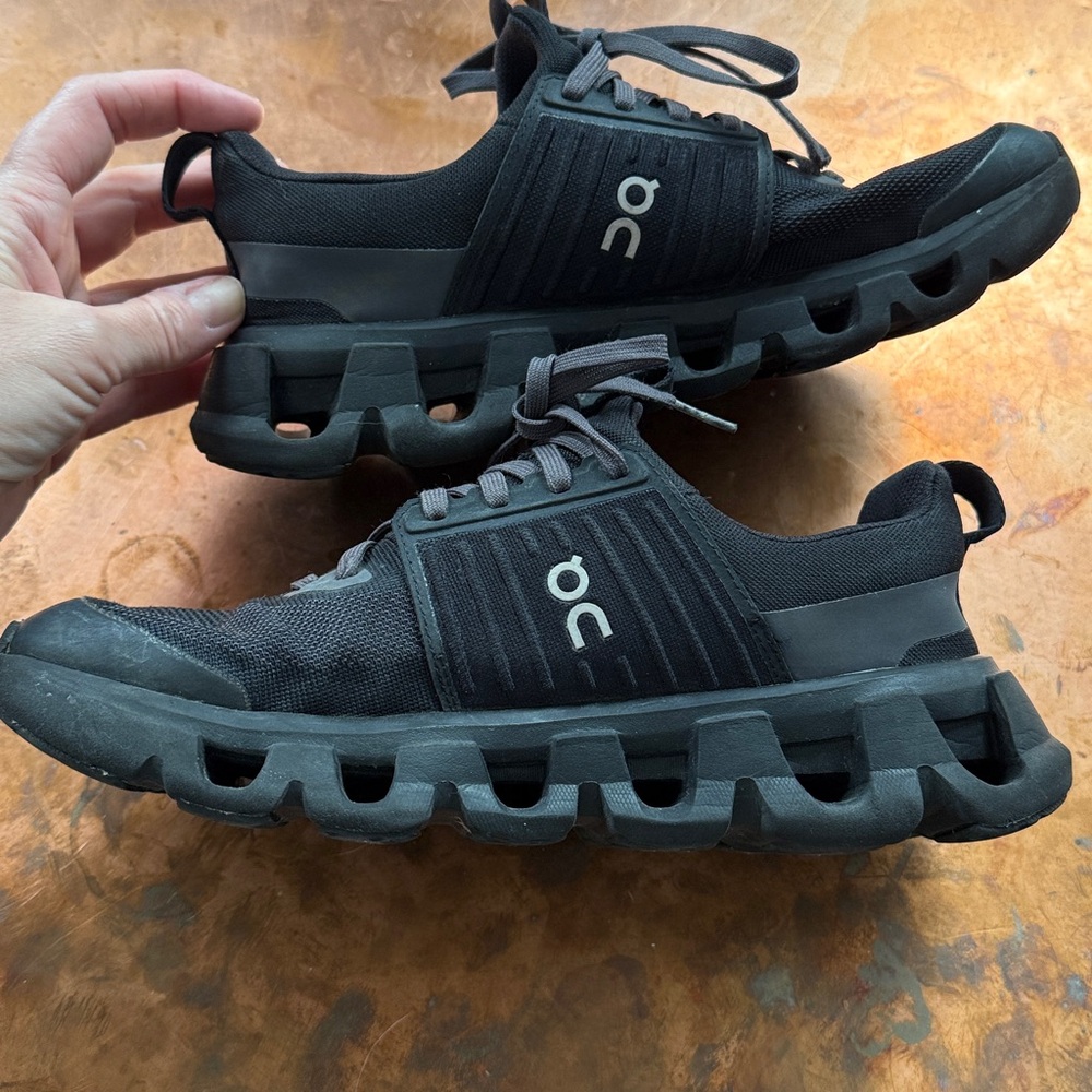 On Kids’ Grade School Cloudswift Shoes - Picture 7 of 8